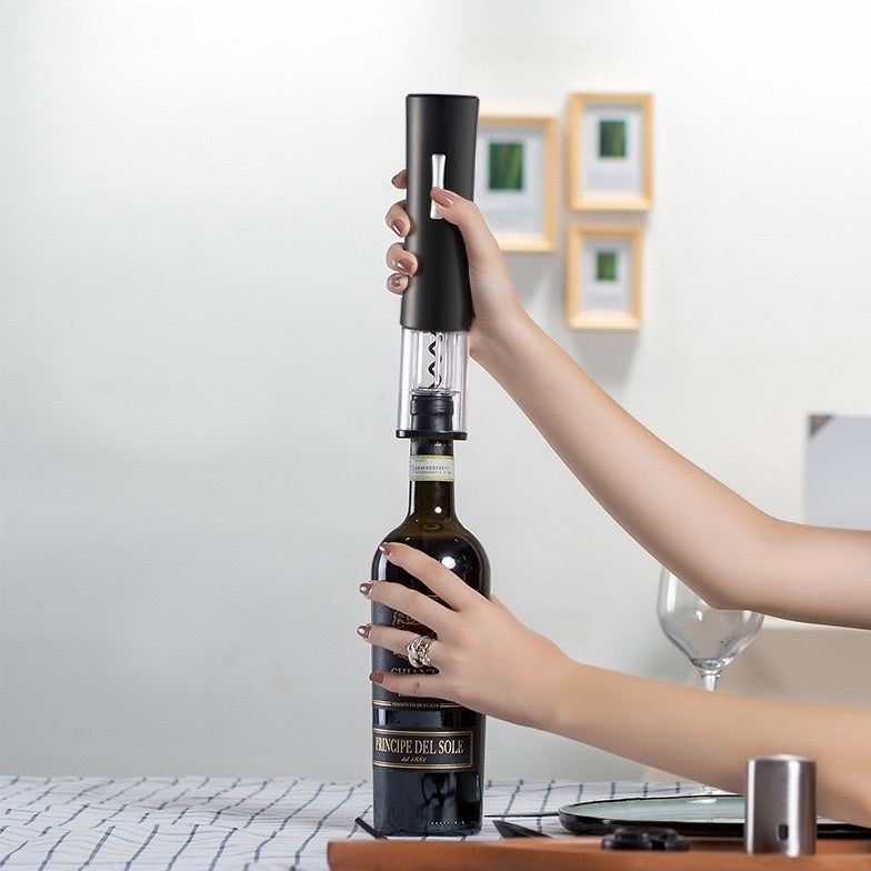 Abridor de Vinho Elétrico: Charme e Praticidade | Alma & Casa
