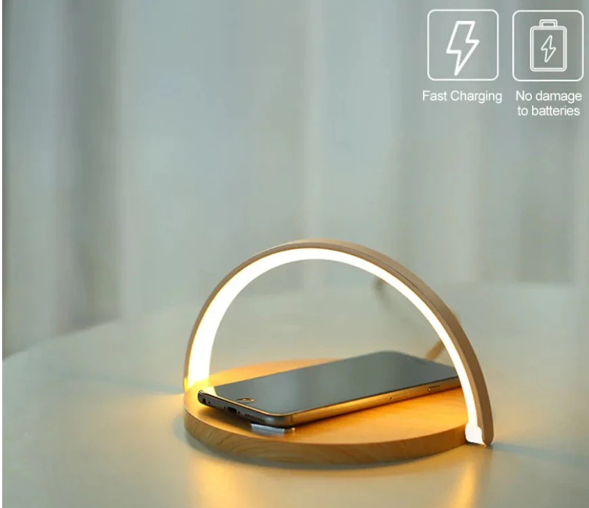Luminária de Mesa LED com Carregador | Alma & Casa