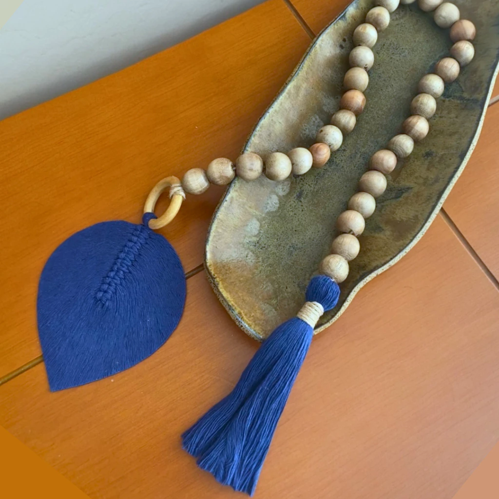 Colar de Mesa Boho em Madeira e Macramê | Alma & Casa