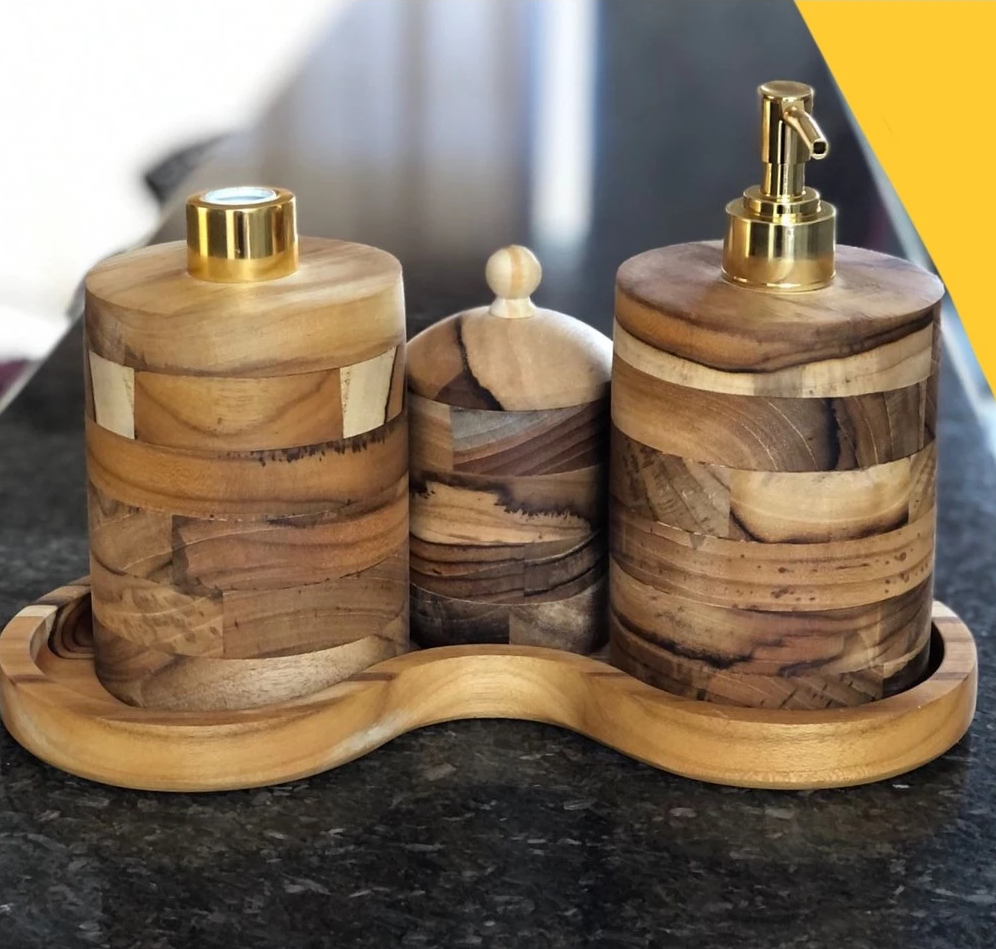 Conjunto Lavabo Madeira com Detalhes Dourados | Alma & Casa