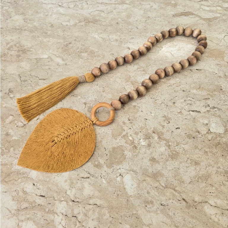 Colar de Mesa Boho em Madeira e Macramê | Alma & Casa