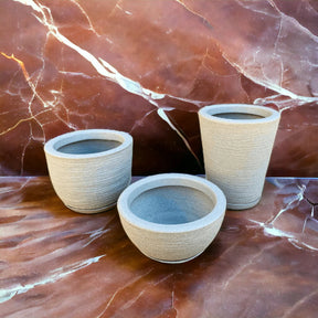 Kit Elegante com 3 Vasos Redondos Texturizados em Polietileno