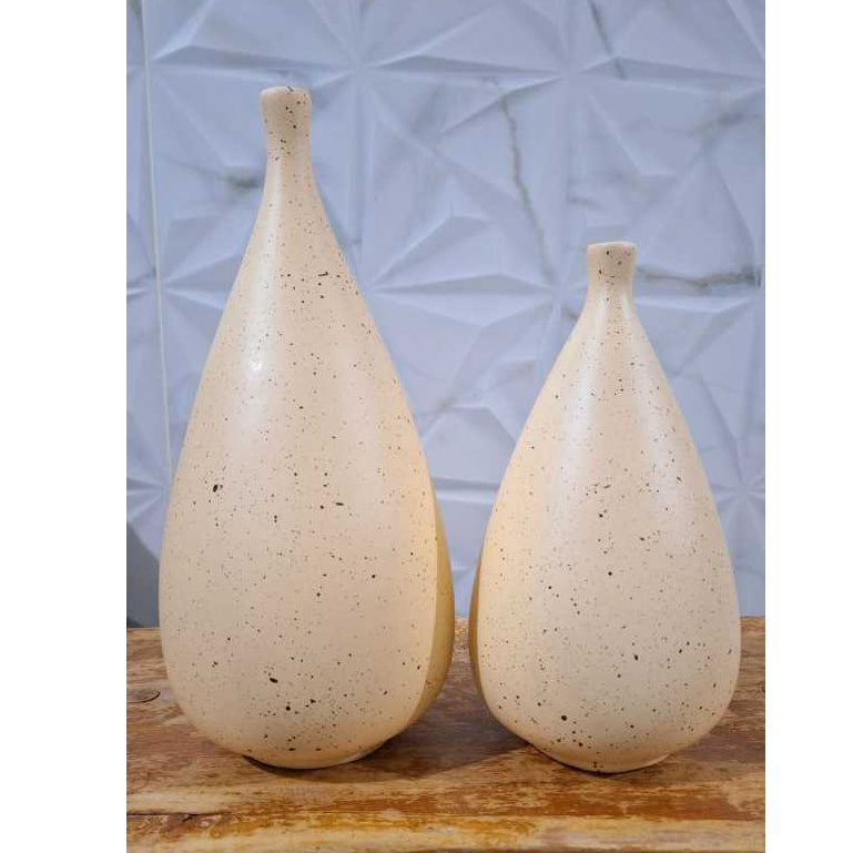 Vasos Pino com Design Escultural em Cerâmica | Alma & Casa