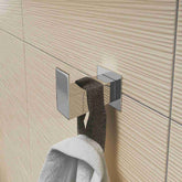 Cabide Inox Q-C1: Sofisticação em Detalhes | Alma & Casa