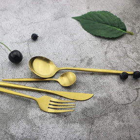 Talheres Sofisticação a Mesa em Dourado 24 pcs | Alma & Casa