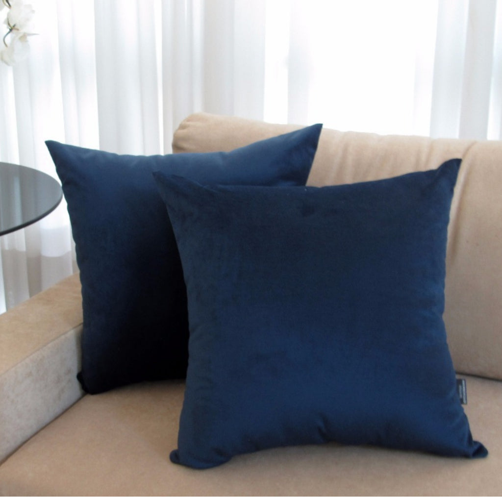 2 Capas de Almofadas em Camurça Liso – Personalize sua Decoração | Alma & Casa