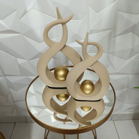 Esculturas Abstratas com Esfera Dourada | Alma & Casa