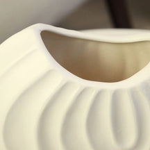 Vaso de Cerâmica Formato Concha Orgânica | Alma & Casa
