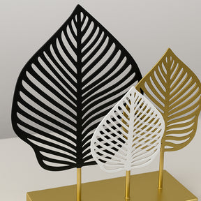 Escultura Folha Tripla em Metal – Arte e Elegância | Alma & Casa