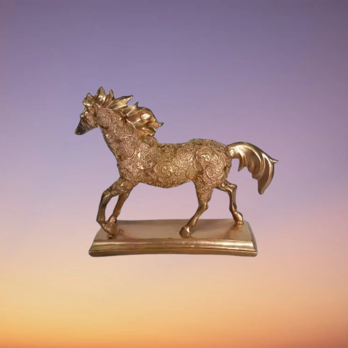 Escultura Decorativa em Gesso Dourado | Alma & Casa