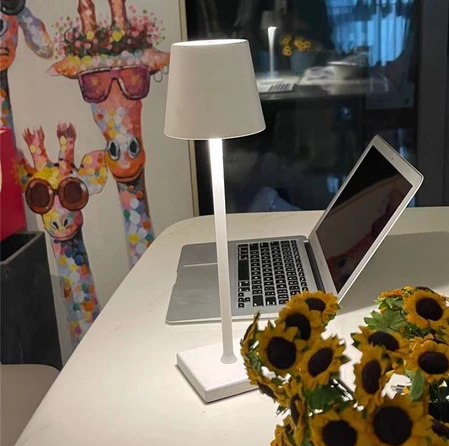 Luminária LED Touch, Conforto e Tecnologia | Alma & Casa