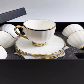 Xícaras de Porcelana com Borda Dourada: Sofisticação 12 pcs | Alma & Casa