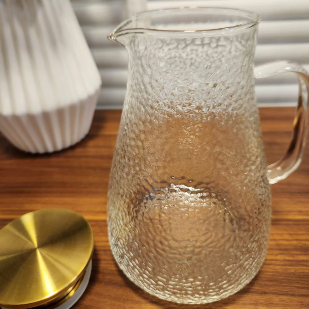 Jarra Borossilicato 1,8L: Design e Leveza à Mesa | Alma & Casa