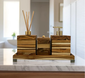 Conjunto Lavabo Madeira com Detalhes Dourados | Alma & Casa