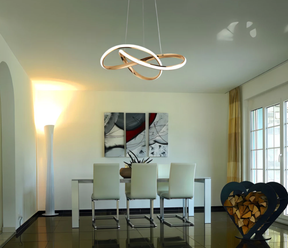Lustre Pendente Dourado com Luz Escultural | Alma & Casa