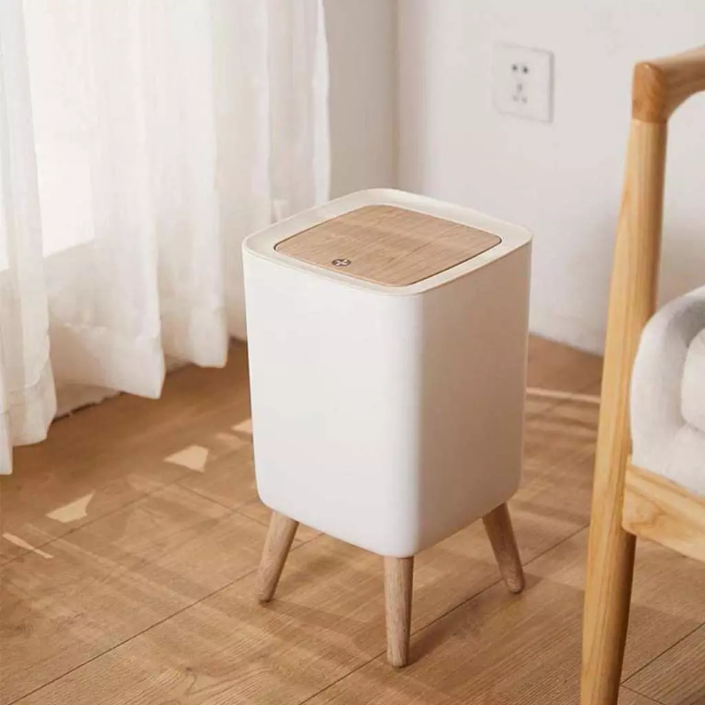 Lixeira Branca 8L com Pés de Madeira: Design e Elegância | Alma & Casa