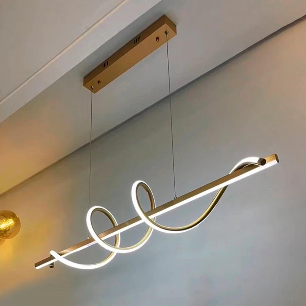 Lustre Pendente LED Dourado – Design, Luz e Sofisticação em Cada Detalhe | Alma & Casa
