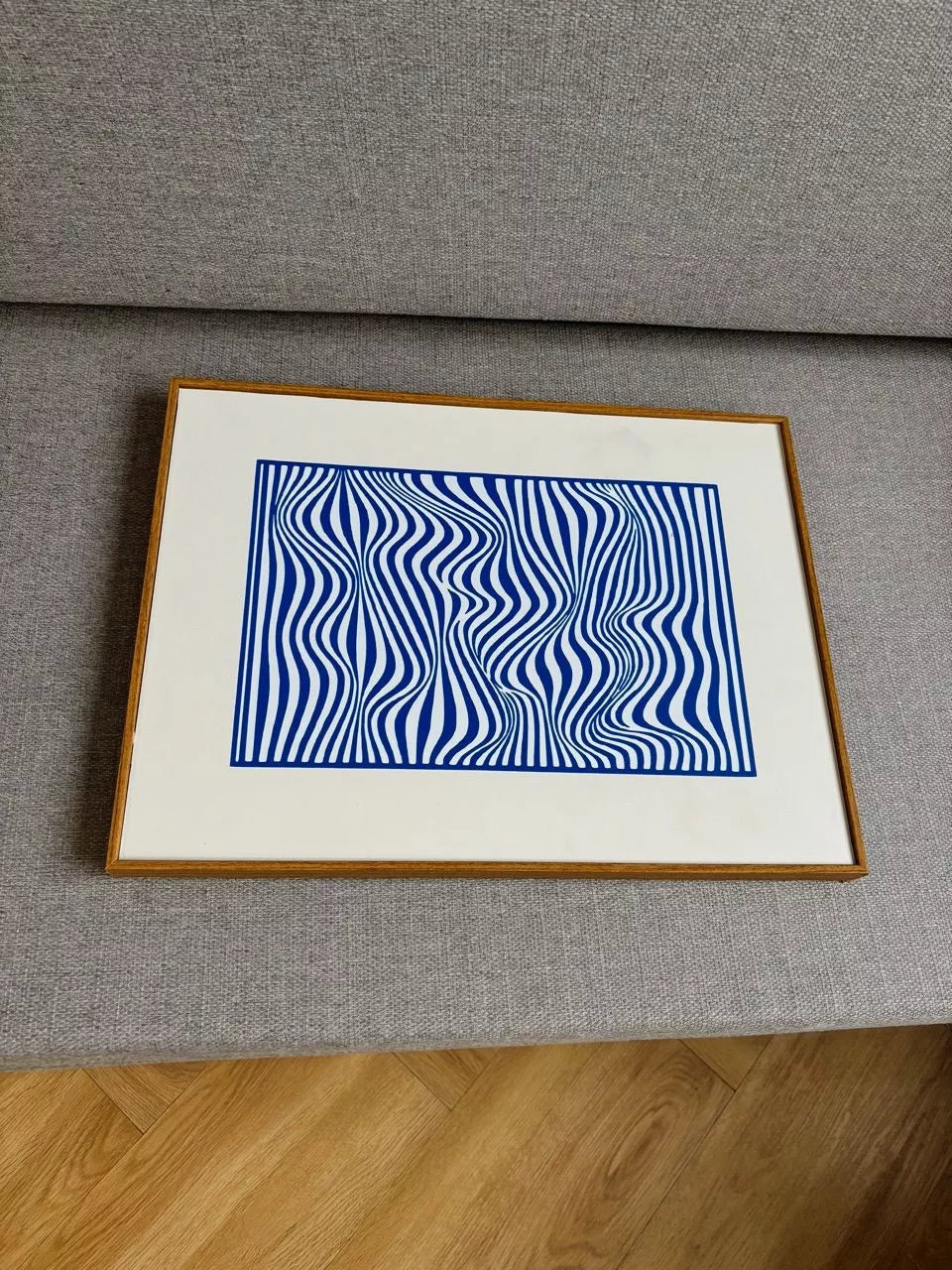 Quadro Abstrato Azul Vibra em Moldura Filete | Alma & Casa