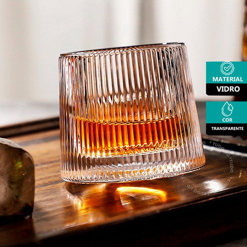 Copos de Whisky Giratórios: Elegância em Movimento | Alma & Casa