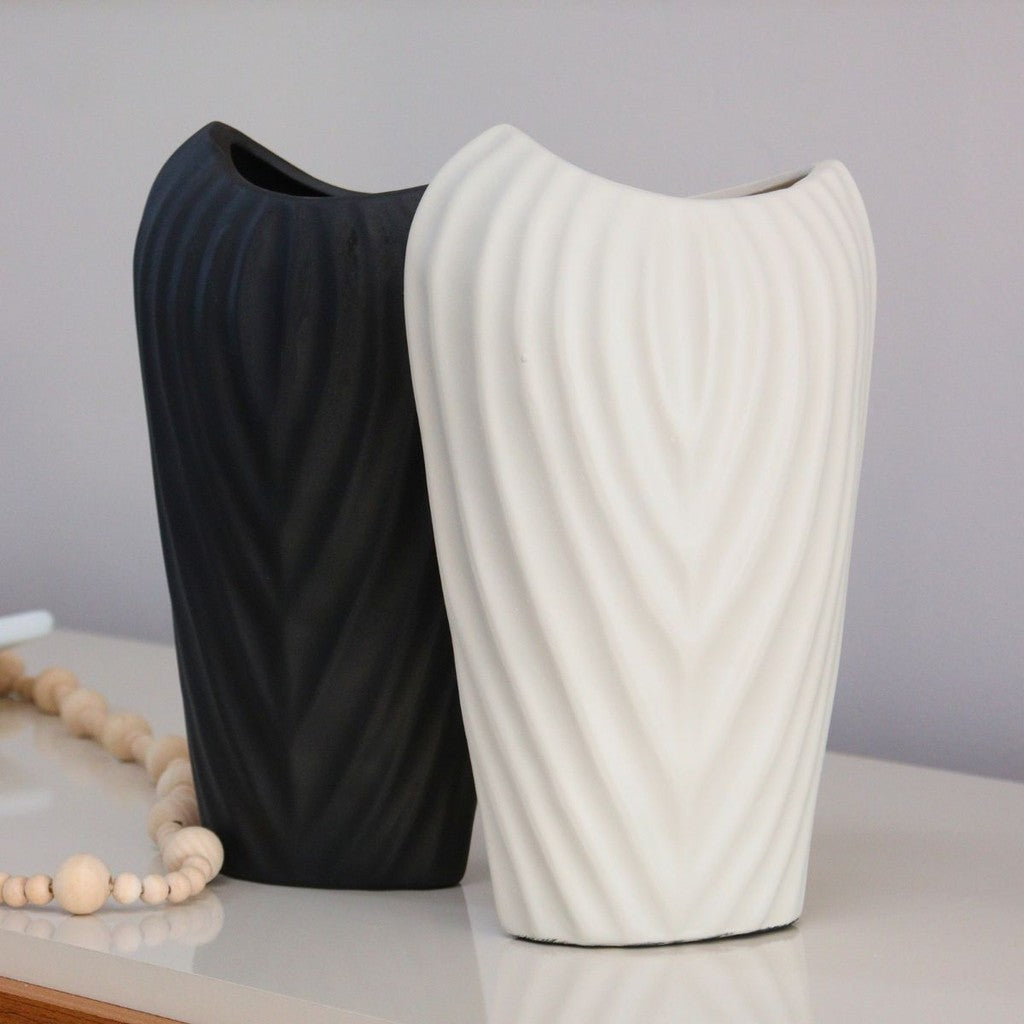 Vaso de Cerâmica Canelado Côncavo Decorativo | Alma & Casa