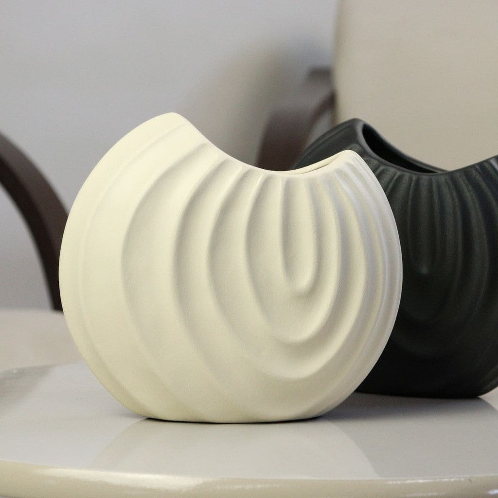 Vaso de Cerâmica Formato Concha Orgânica | Alma & Casa