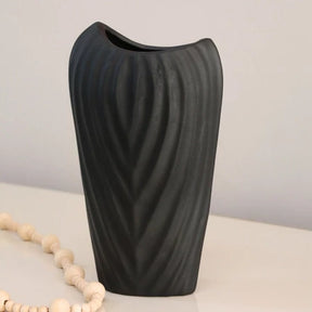 Vaso de Cerâmica Canelado Côncavo Decorativo | Alma & Casa