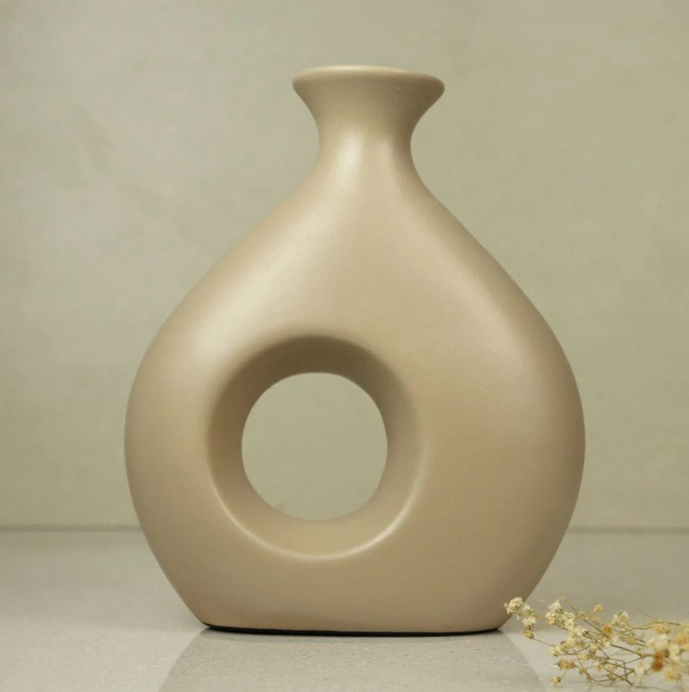 Vaso Orgânico Vazado em Cerâmica Minimalista | Alma & Casa